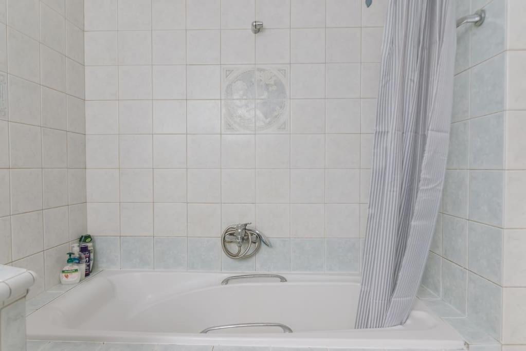 Sunny Apartment For Couples & Friends In Centre Heraklion Exterior foto