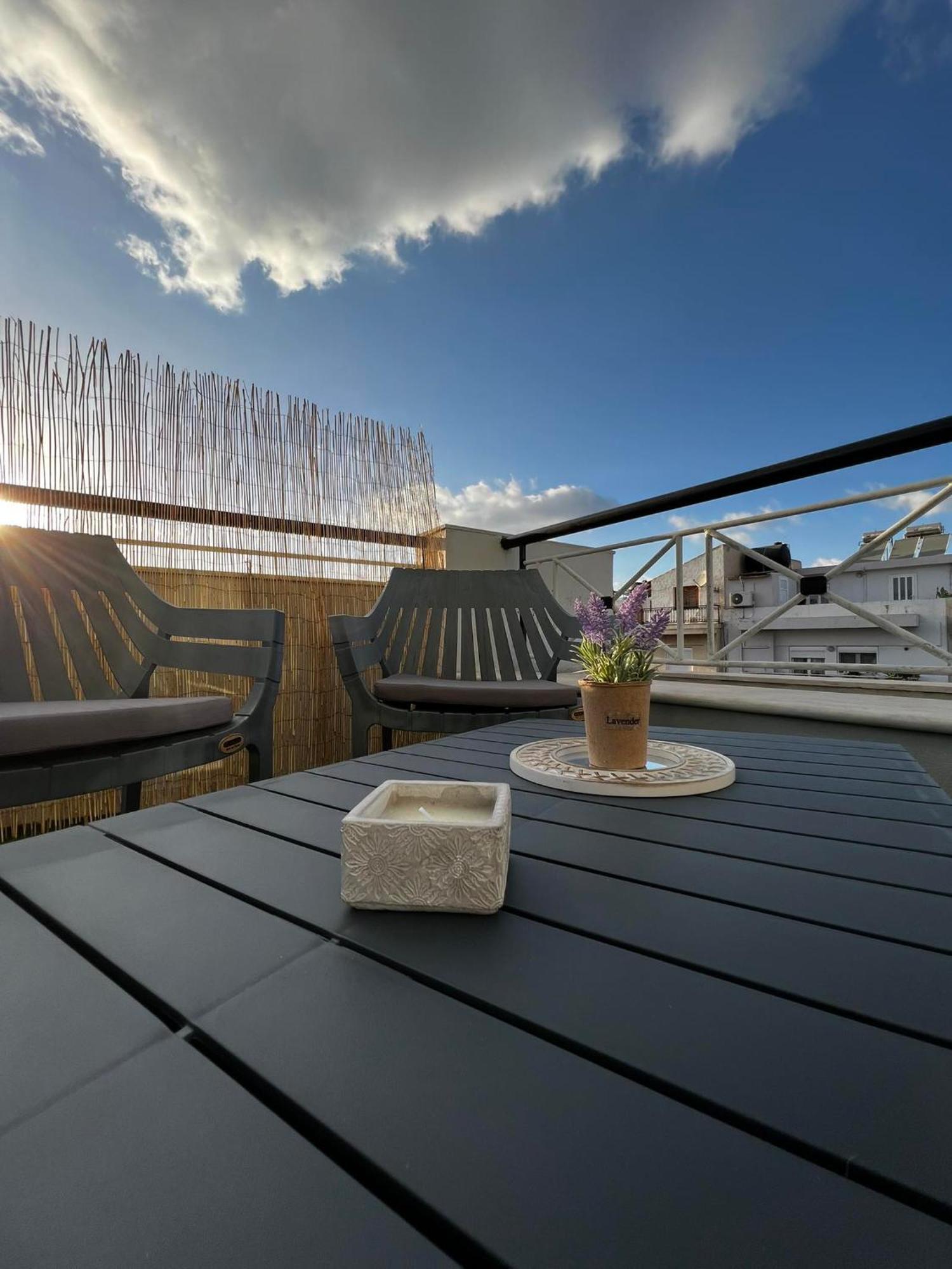 Sunny Apartment For Couples & Friends In Centre Heraklion Exterior foto