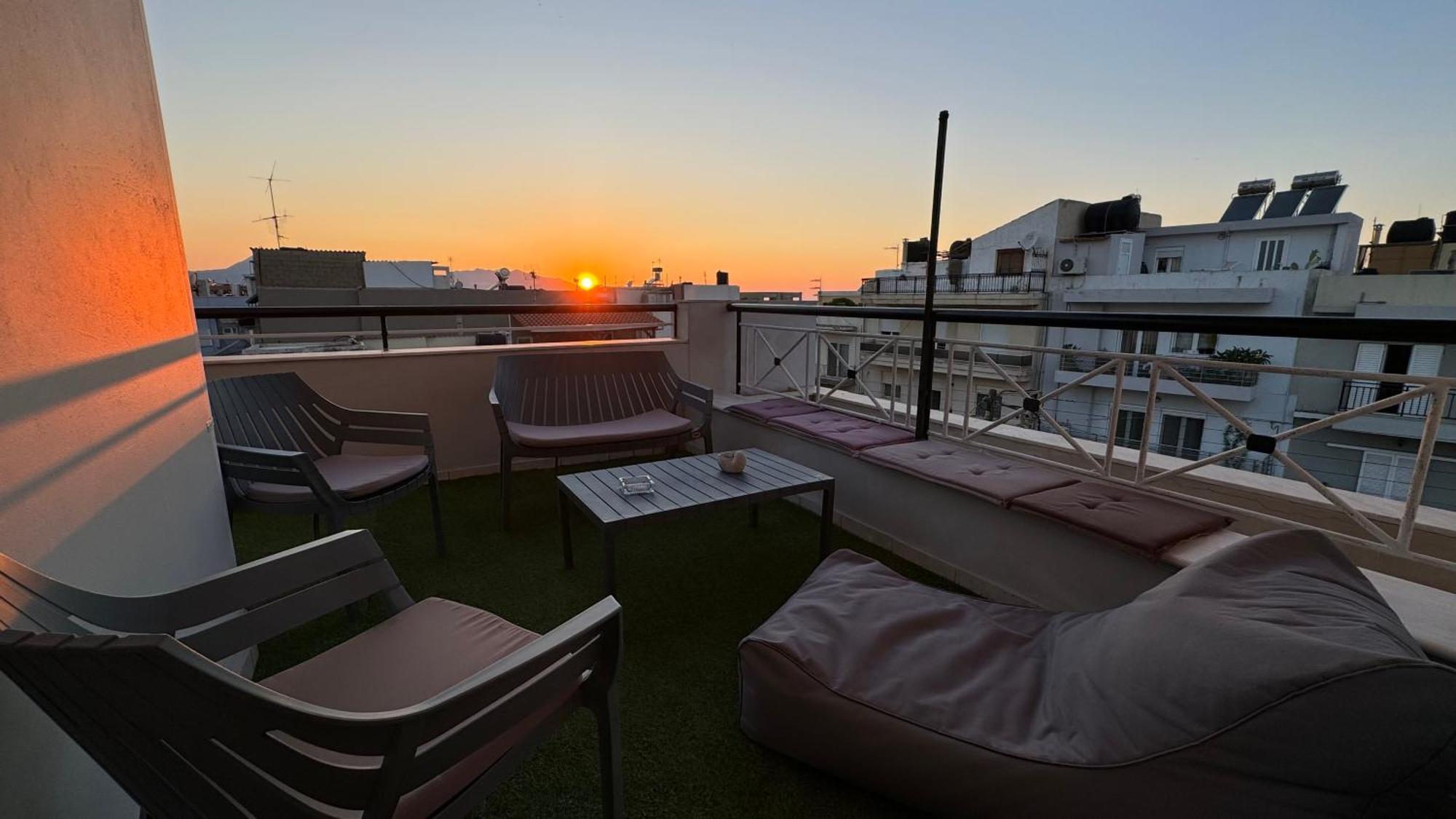 Sunny Apartment For Couples & Friends In Centre Heraklion Exterior foto